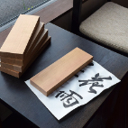 木材・書体・彫りのスタイルなどを選ぶ