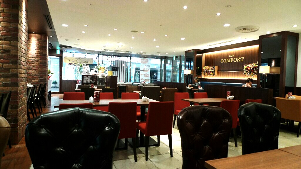 神戸三宮のカフェ コンフォートで朝食