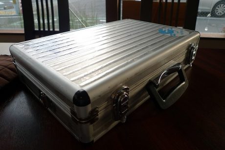 道具を入れるアタッシュケース