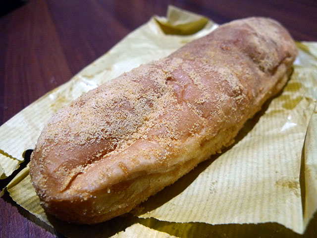 西都の揚げパン（妻高校そば）