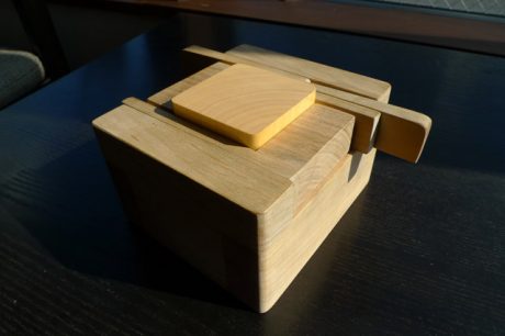 御朱印の製作に使う篆刻台