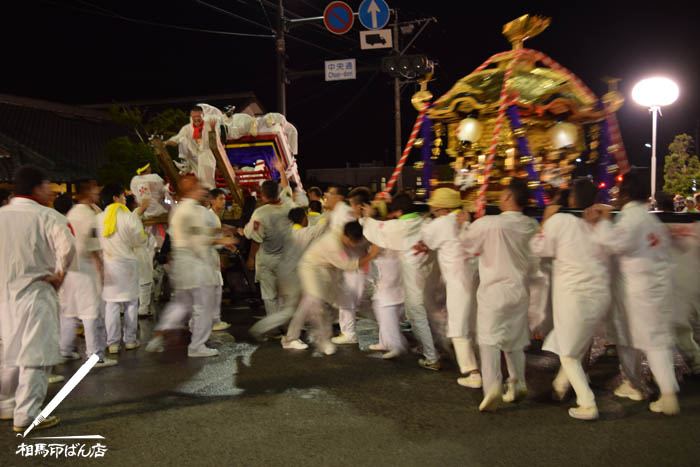 太鼓台と、神輿