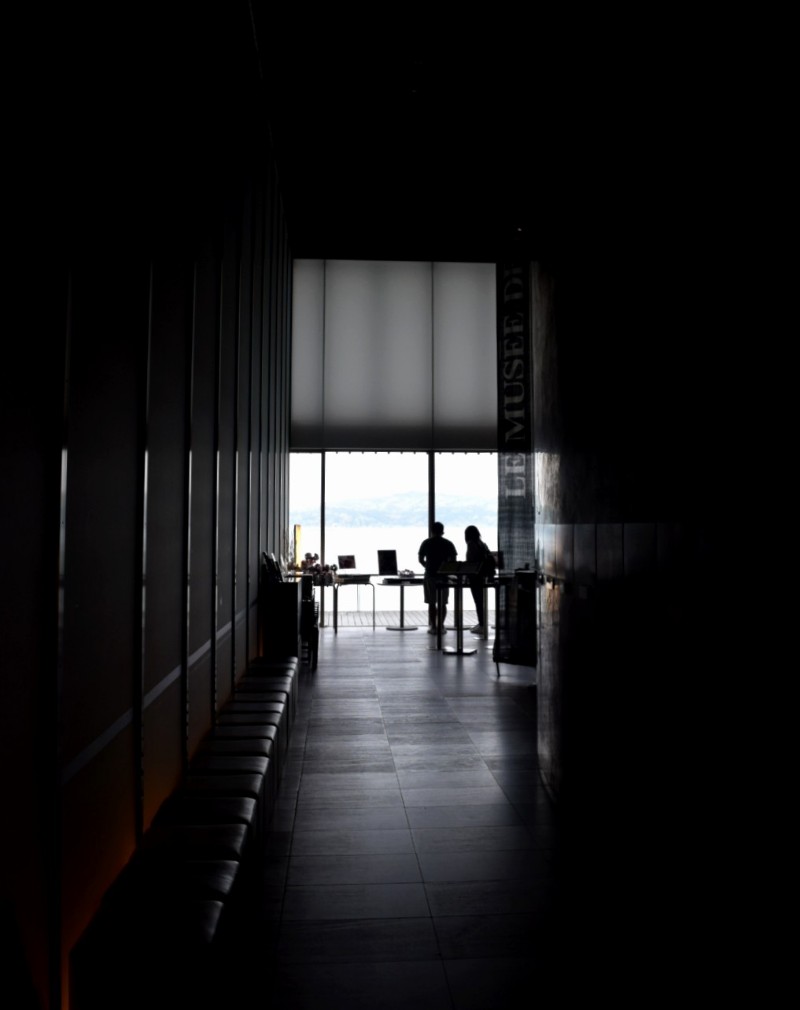 海が展望できるお洒落なカフェ