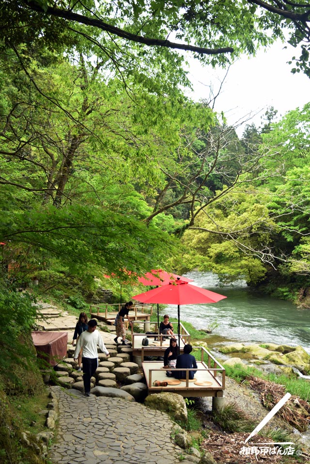 山中温泉の川床