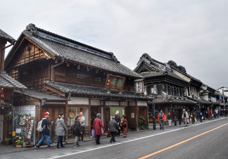 埼玉県川越市の小江戸の街並み。古い建物が建ち並ぶ