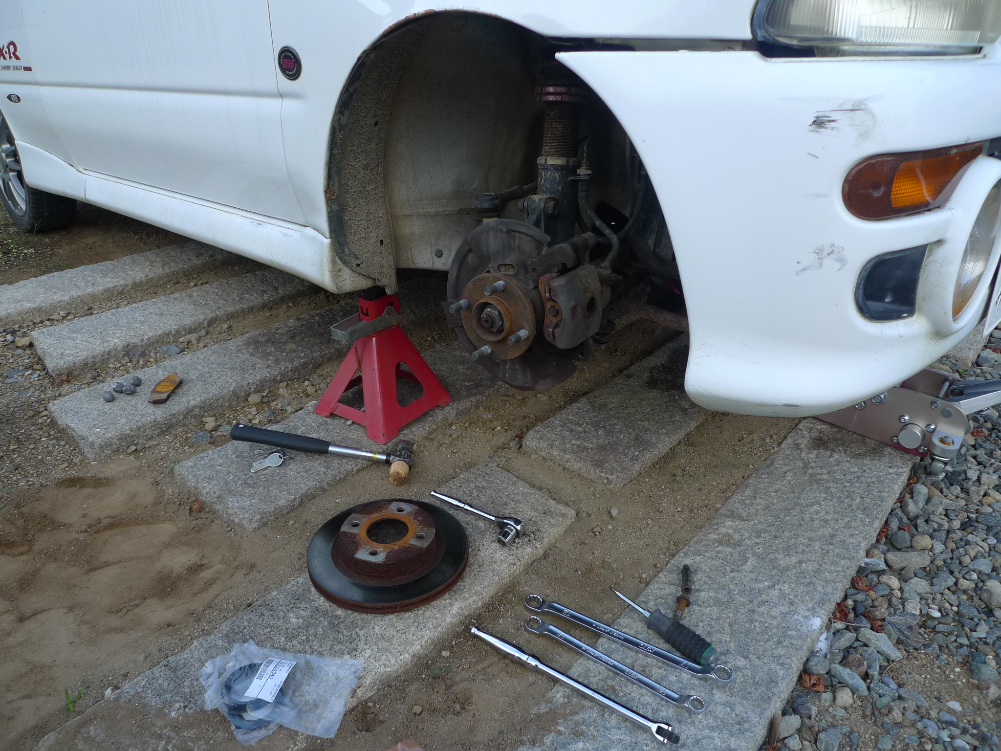 ヴィヴィオのハブベアリング交換。