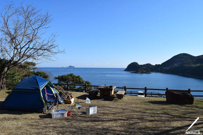 日向市にある無料のキャンプ場での朝。眺めはいいです。