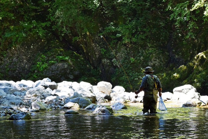 渓流釣り