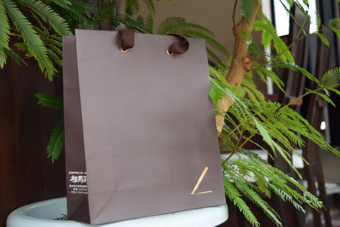 オリジナル紙袋をマイナーチェンジ