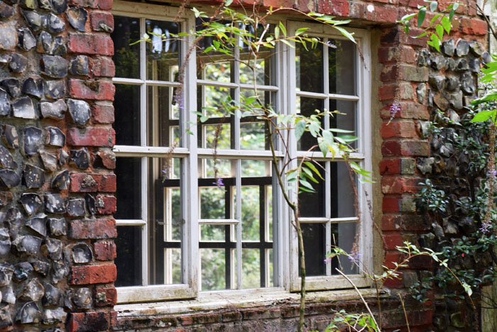 レンガ造りの建物