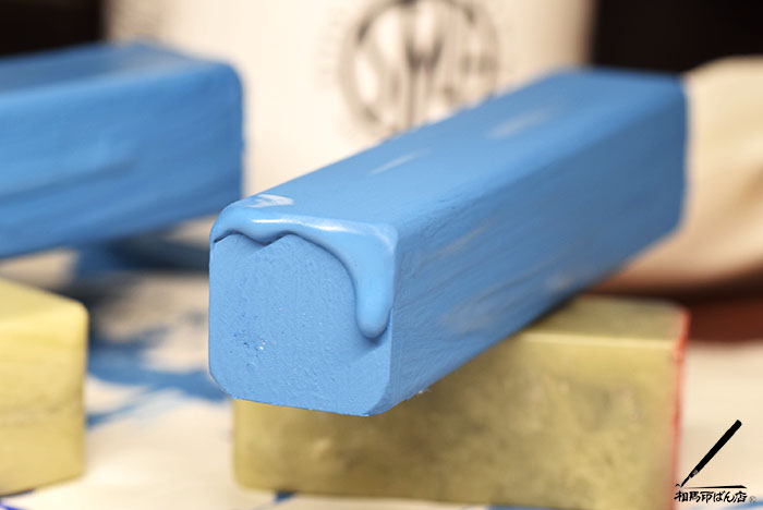 2度塗りの際は、わざと量を多く塗って塗料の垂れを作ってみました。