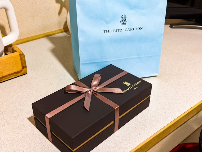リッツカールトンで売られてたお菓子。お洒落な箱なので購入