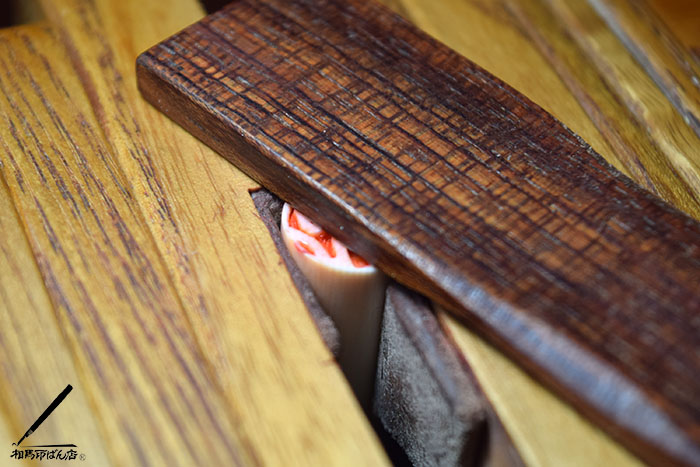 判子の縁にヒビが入っている判子