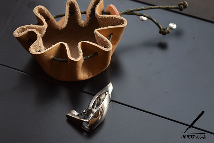 森乃雫の革の巾着袋