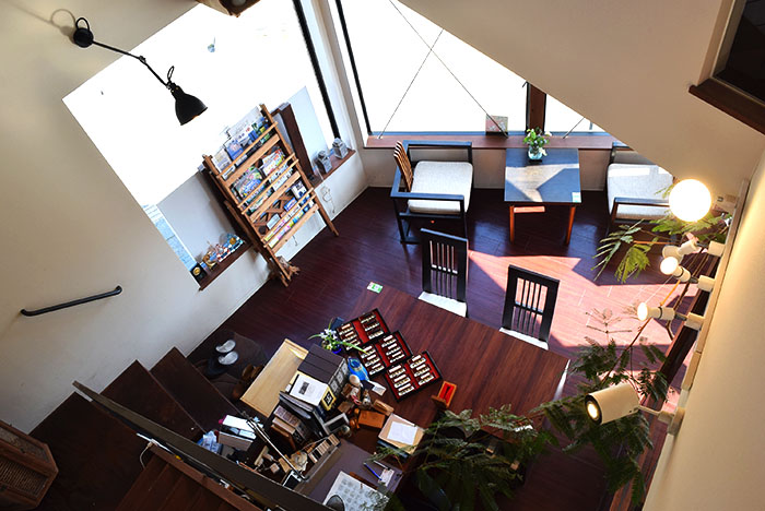 高鍋町の四角目電気水道設備さんに付けてもらった照明器具