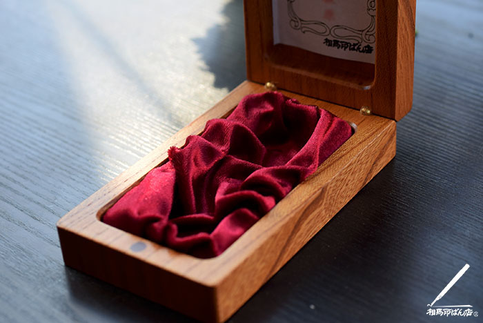 銀行印を納める当店オリジナルの木箱